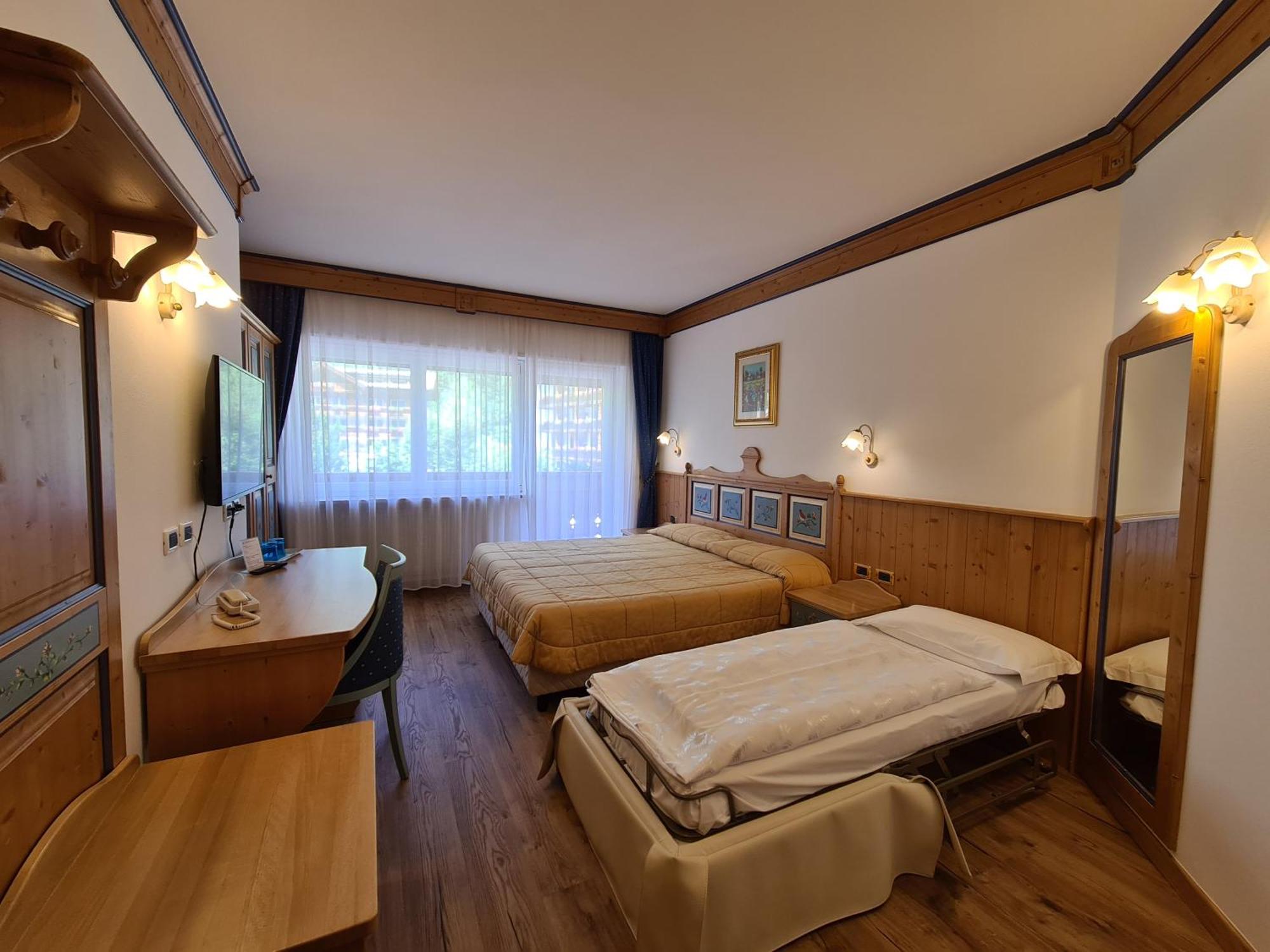 Alpenhotel Panorama カンピテッロ・ディ・ファッサ エクステリア 写真