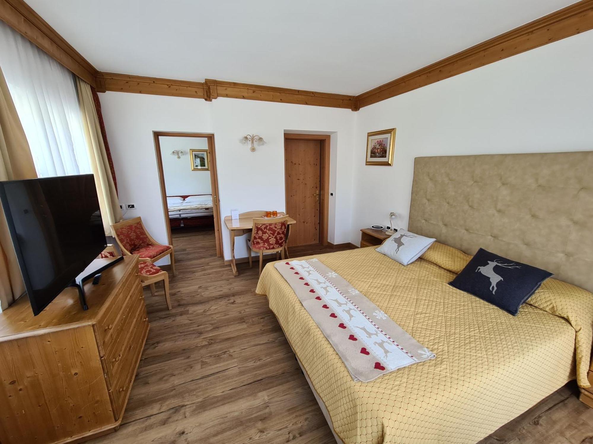 Alpenhotel Panorama カンピテッロ・ディ・ファッサ エクステリア 写真